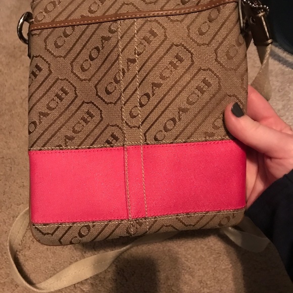 Coach small crossbody - Picture 2 of 2